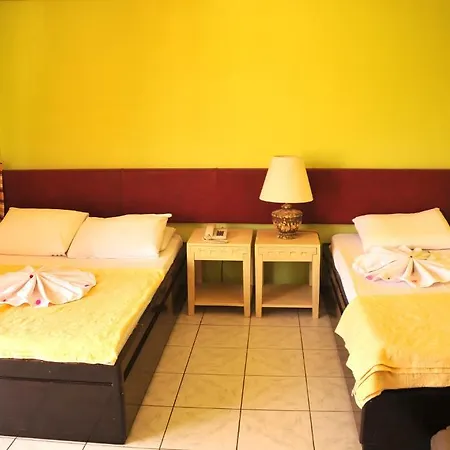 Sun Kiss Hotel 2*
